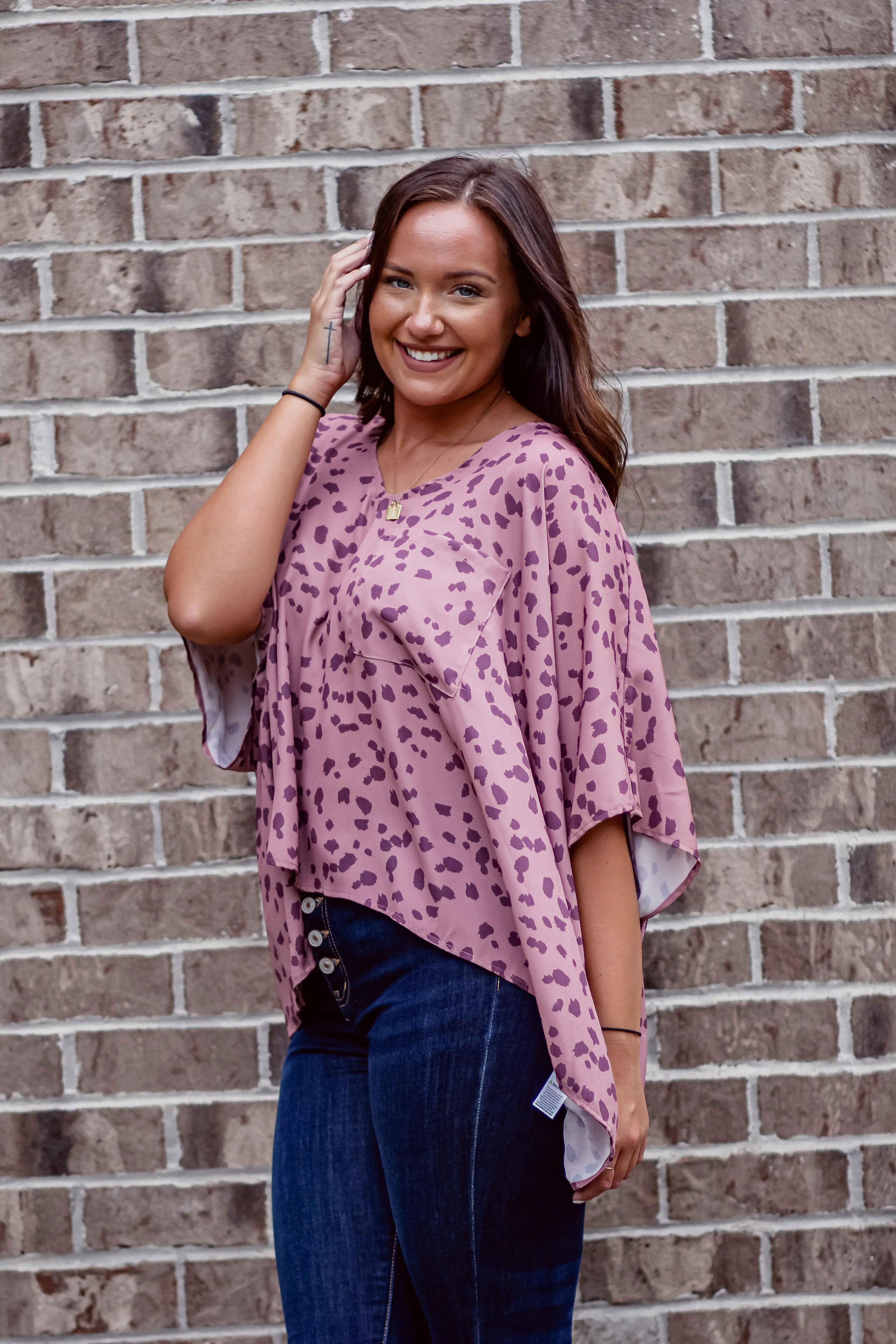 Mauve & Spot Woven V Neck Pocket Top